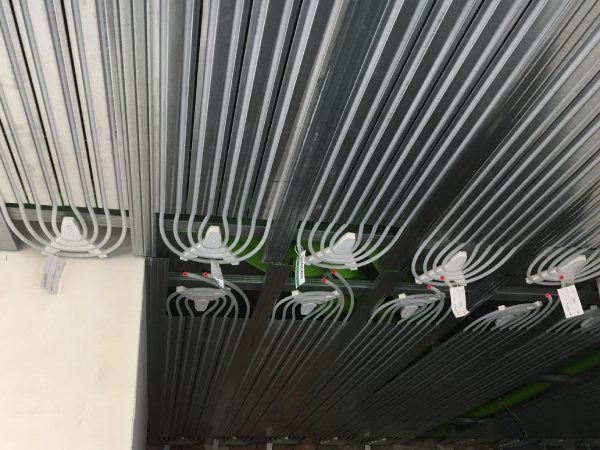 Gipszkarton paneles mennyezethűtési rendszer